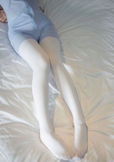 一脸嫌弃的给你看胖次