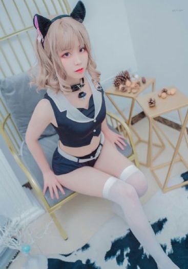 美女私密尿孔18