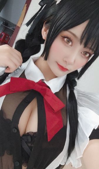 女人脱了内裤趴开腿让男躁动态图
