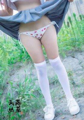 健身房里被教练c到呻吟男女视频